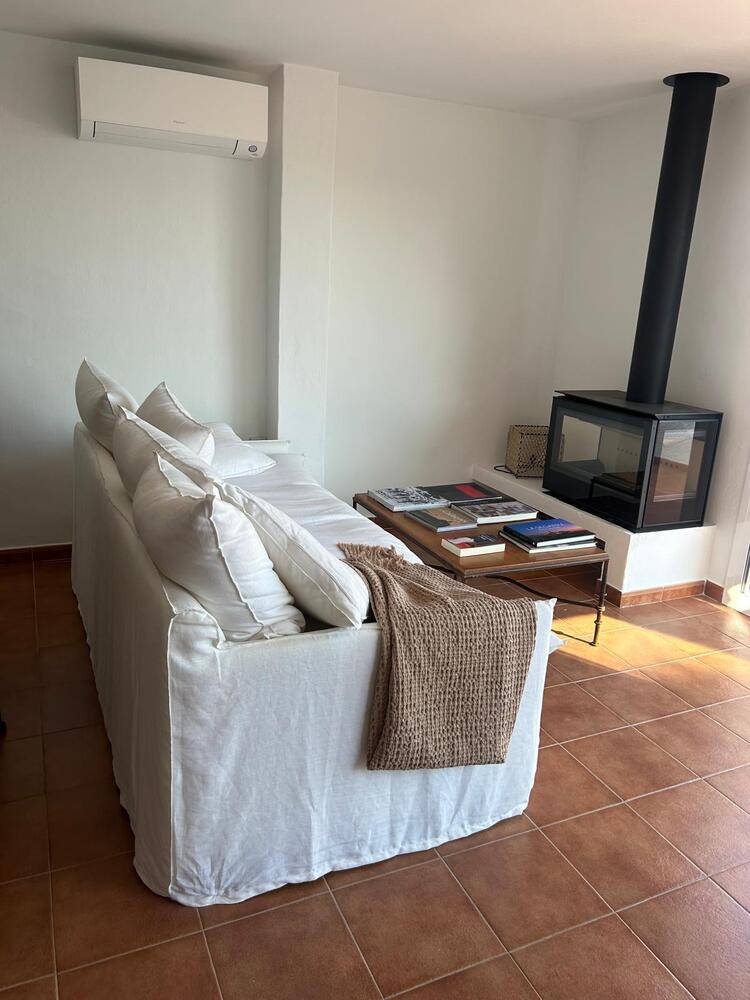 101.78 ES TROP Allotjament compartit a zona tranquil·la de 3 habitacions i vistes a un minut de la platja de s'Arenella Apartment CAIALS Cadaqués