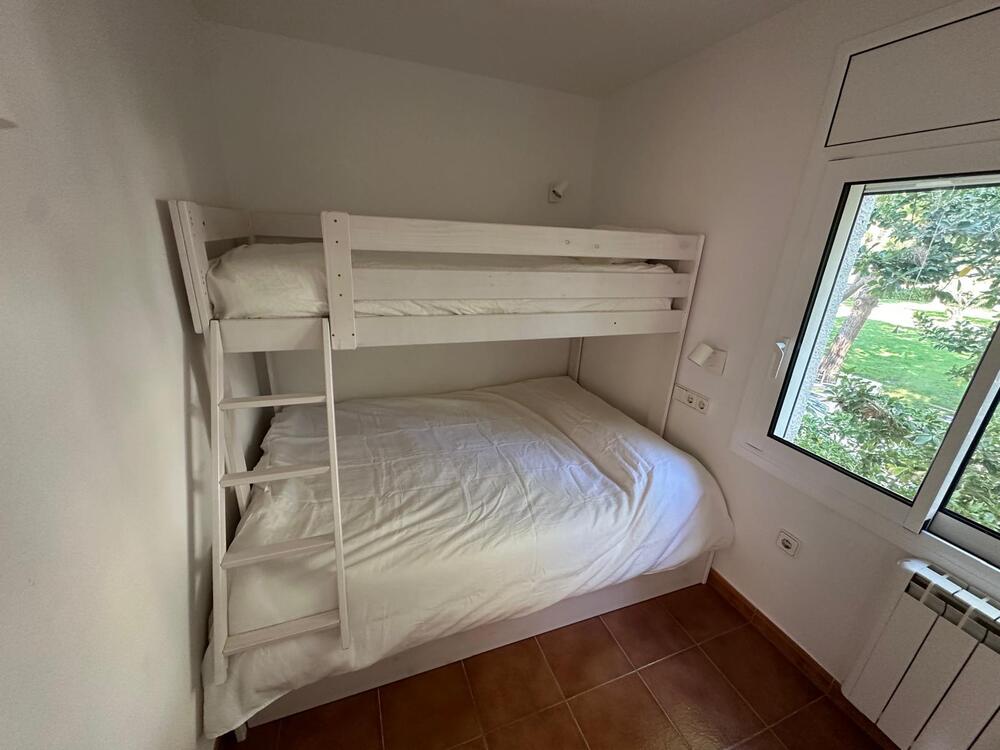 101.78 ES TROP Allotjament compartit a zona tranquil·la de 3 habitacions i vistes a un minut de la platja de s'Arenella Apartment CAIALS Cadaqués