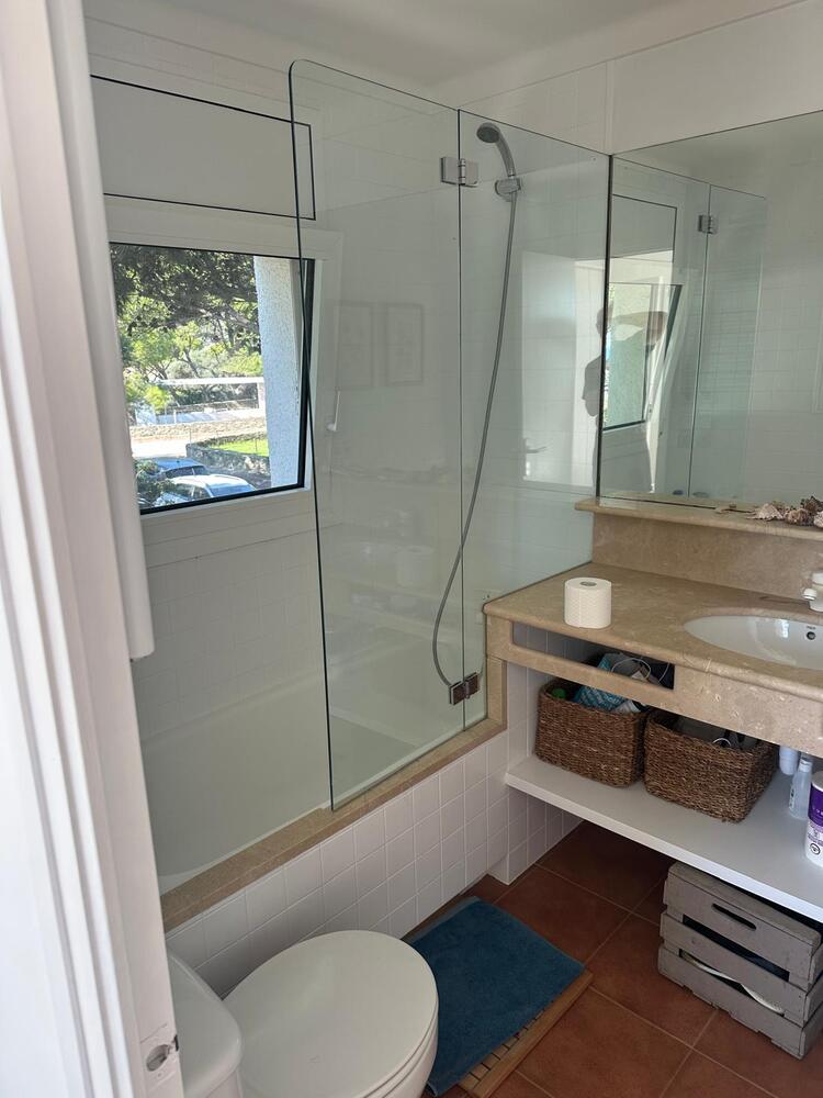 101.78 ES TROP Allotjament compartit a zona tranquil·la de 3 habitacions i vistes a un minut de la platja de s'Arenella Apartment CAIALS Cadaqués