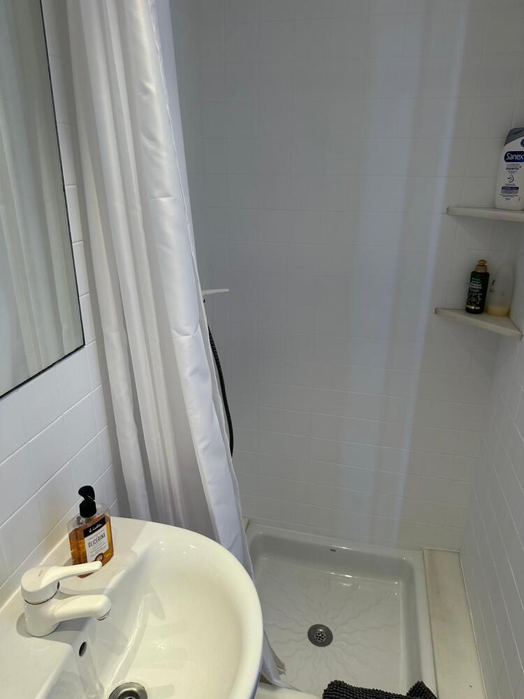 101.78 ES TROP Allotjament compartit a zona tranquil·la de 3 habitacions i vistes a un minut de la platja de s'Arenella Apartment CAIALS Cadaqués