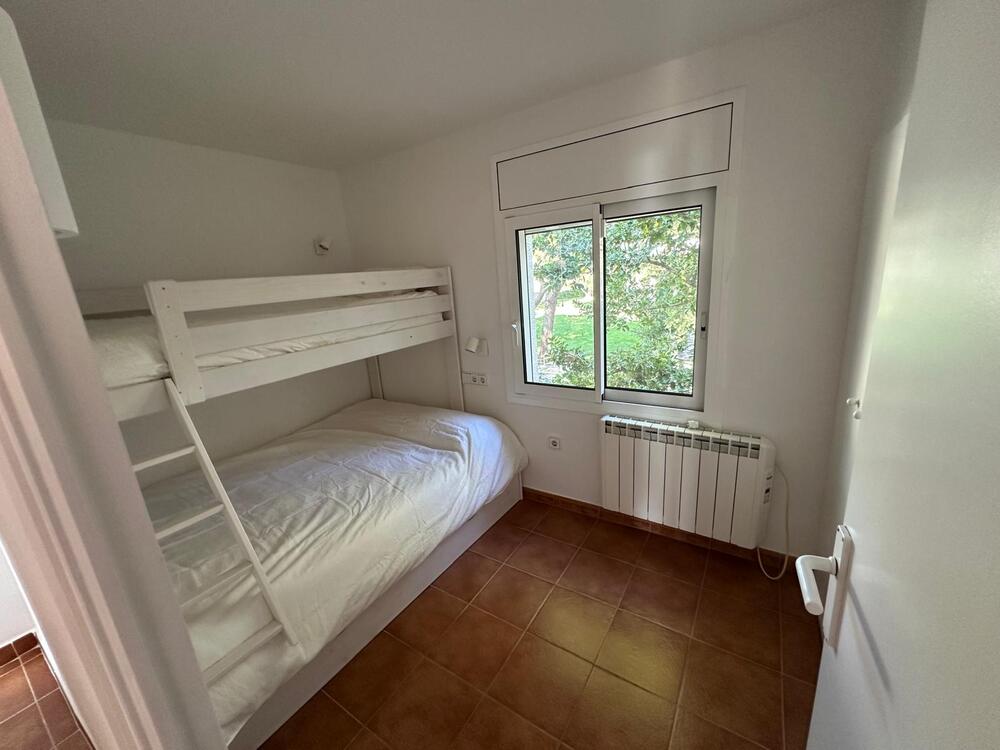 101.78 ES TROP Allotjament compartit a zona tranquil·la de 3 habitacions i vistes a un minut de la platja de s'Arenella Apartment CAIALS Cadaqués
