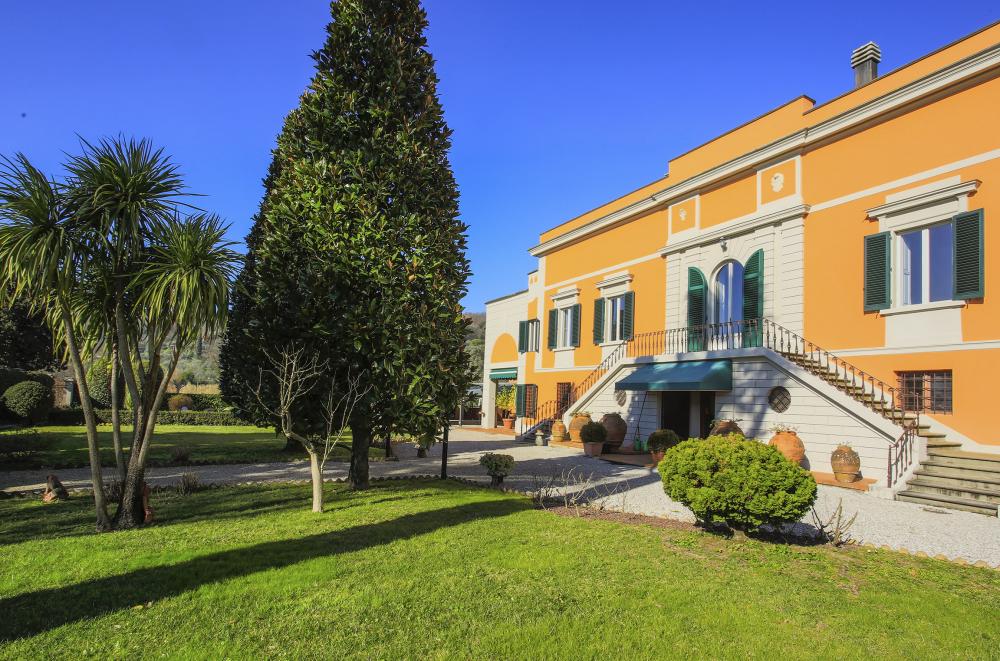 11 Villa Dei Fiori Detached house / Villa Florence 11 Villa Dei Fiori Detached house / Villa Florence
