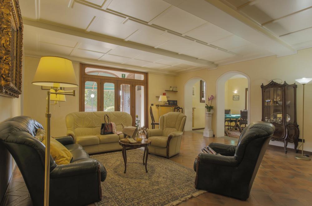 11 Villa Dei Fiori Detached house / Villa Florence 11 Villa Dei Fiori Detached house / Villa Florence