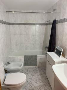 Bellamar III  Bellamar III 4-D pta 26 Apartamento  Daimús