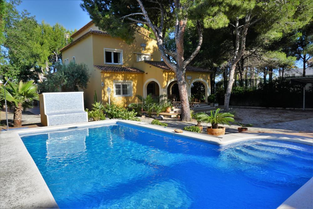 V011 Rinconcillo Casa aislada / Villa Las Rotas Dénia