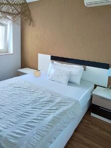 V052 El Castell Chalet  Poblets (els)