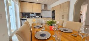 V052 El Castell Chalet  Poblets (els)