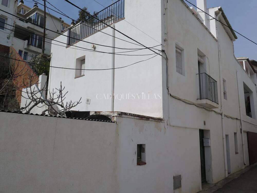 EP-19007-B Solar urbanitzable amb casa annexa per reformar Casa de pueblo  Cadaqués