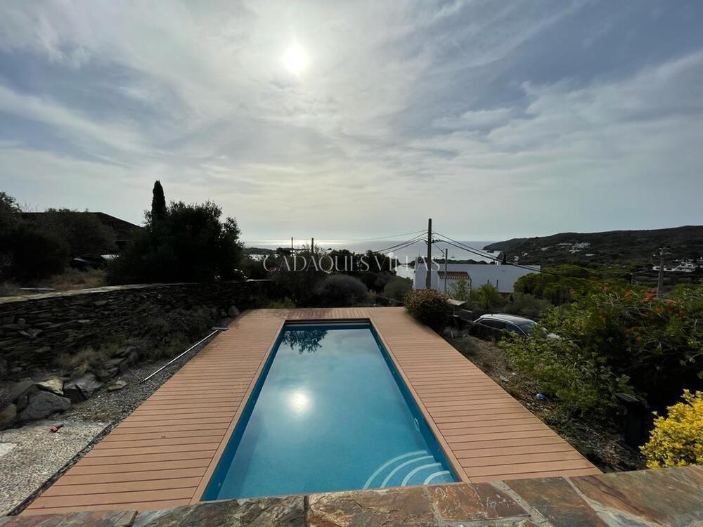 EP-16010 Casa amb piscina i vistes al mar Casa aislada / Villa  Cadaqués