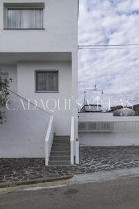 EP-19124 Casa de disseny única amb terrassa i vistes al mar  Casa de pueblo  Cadaqués