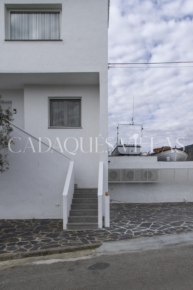 EP-19124 Casa de disseny única amb terrassa i vistes al mar  Casa de pueblo  Cadaqués