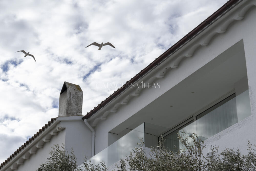 EP-19124 Casa de disseny única amb terrassa i vistes al mar  Casa de pueblo  Cadaqués
