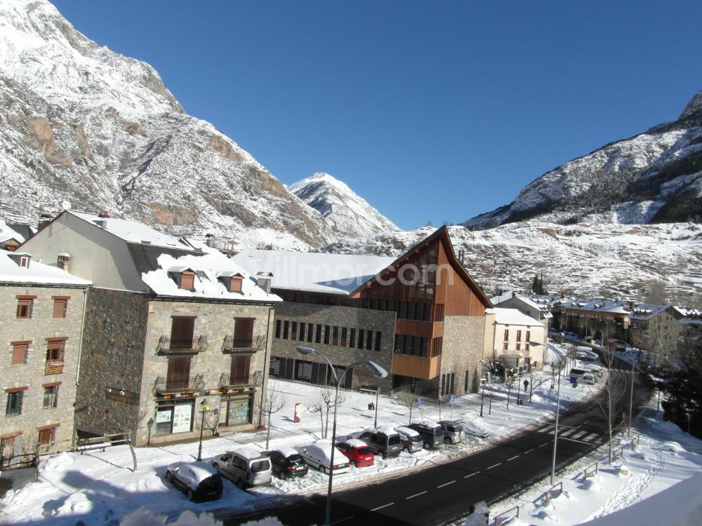 303 303 Los Lagos Dúplex Apartment  Benasque