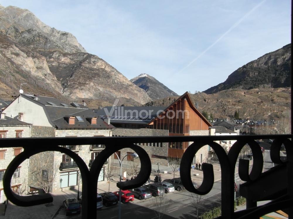 303 303 Los Lagos Dúplex Apartment  Benasque