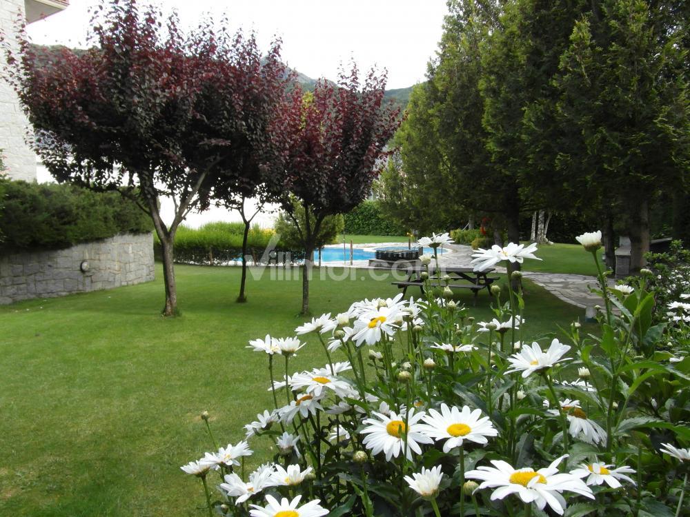 B27 B27 La Coma de Alba Bajo Apartment  Benasque