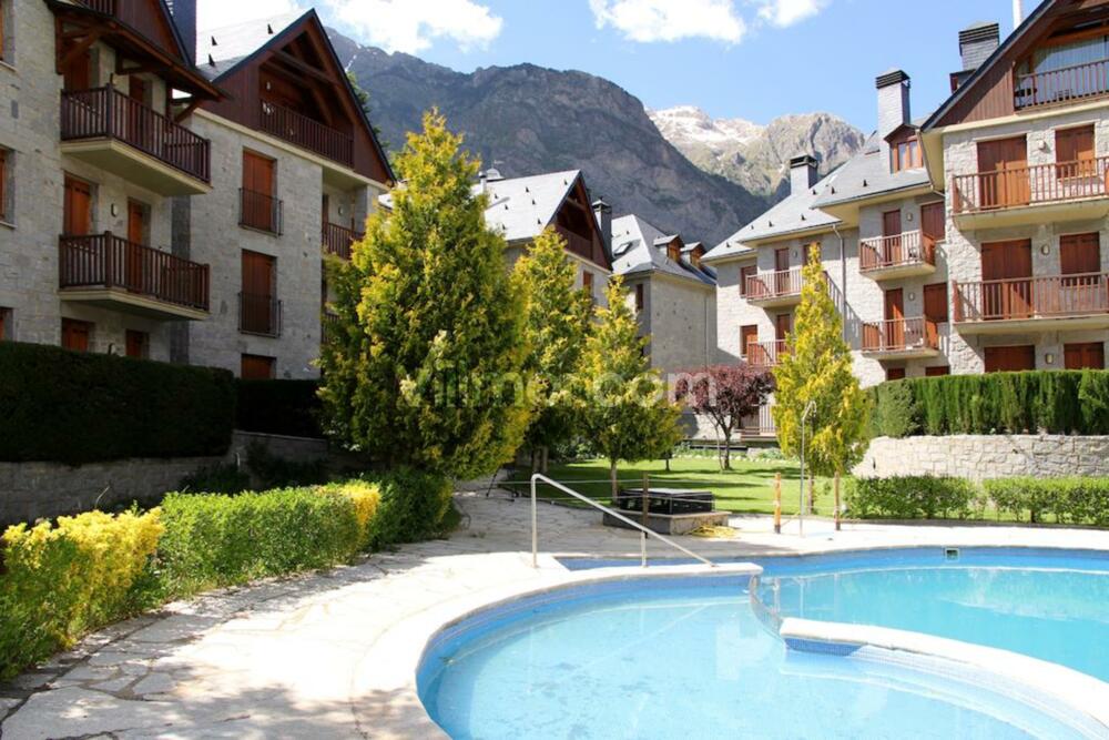 B27 La Coma de Alba Bajo Apartment  Benasque