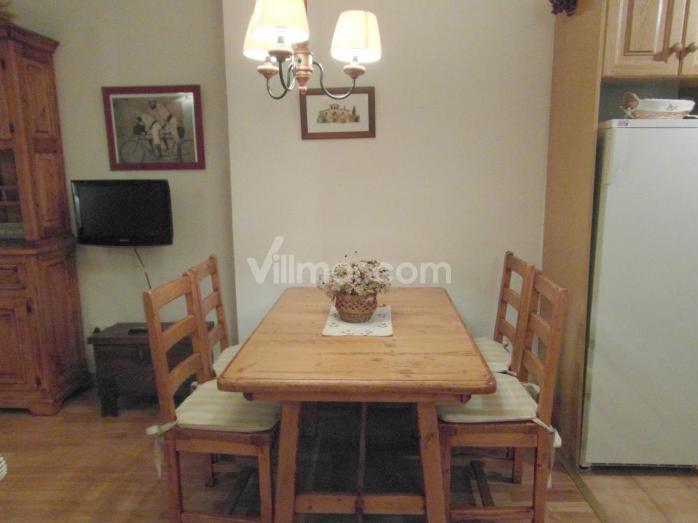 B25 B25 La Granja, Bajo con Jardín Apartamento  Benasque