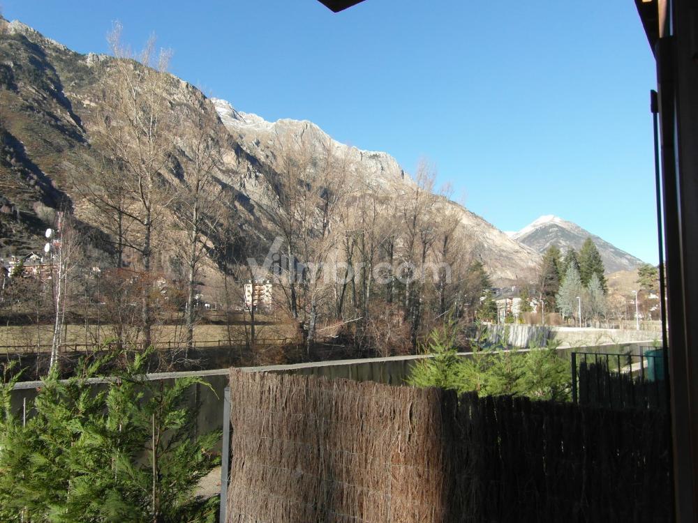 B25 B25 La Granja, Bajo con Jardín Apartamento  Benasque
