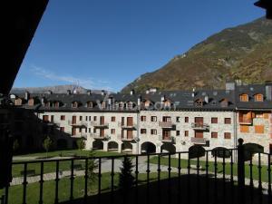 B35 B35 Edif. Sayo lV Apartamento Apartamento  Benasque