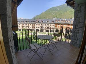 B35 Edif. Sayo lV Apartamento Apartamento  Benasque