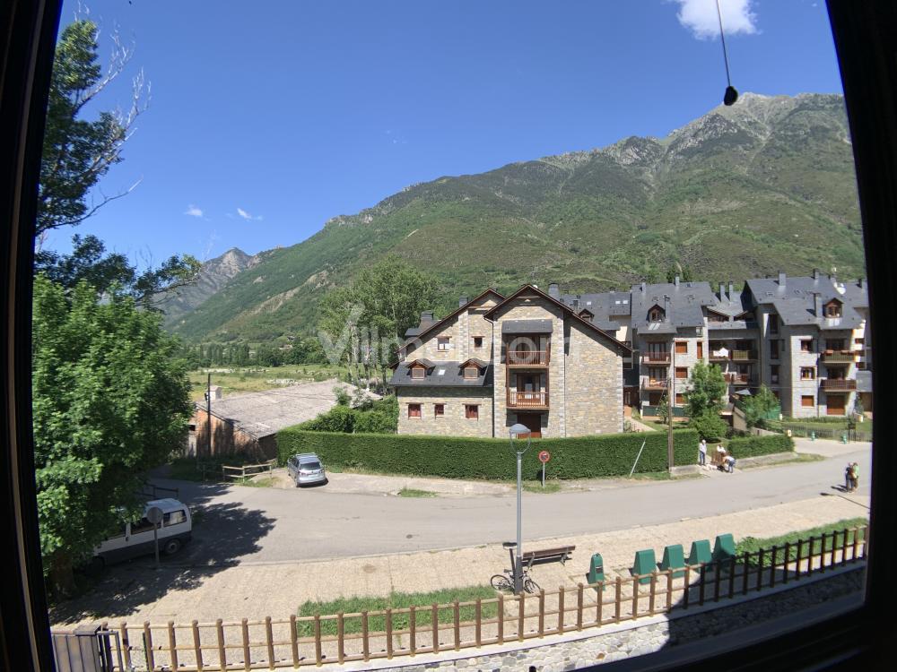B30 Urb. La Coma D Apartment  Benasque