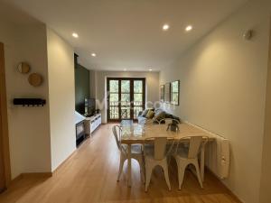 B28 Urb. La Coma 2º Apartment  Benasque