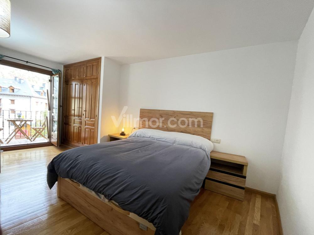 B42 Piso en Avda. Los Tilos Apartment  Benasque