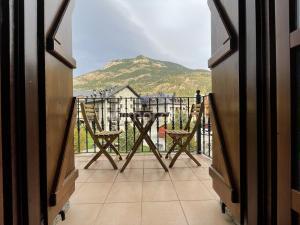B42 Piso en Avda. Los Tilos Apartment  Benasque