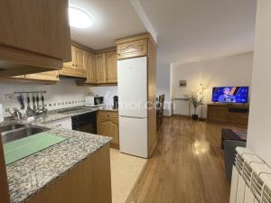 B42 Piso en Avda. Los Tilos Apartment  Benasque