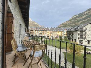 B42 Piso en Avda. Los Tilos Apartment  Benasque