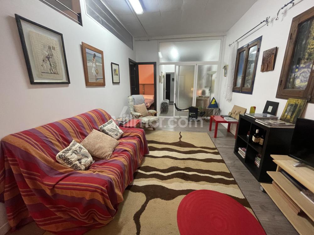 3-002 Apartamento - Local Estudio  Sahún