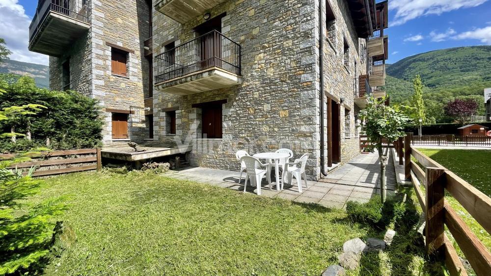L11 Bajo con Jardín- Res. Abetal Apartment  Benasque