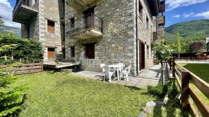L11 Bajo con Jardín- Res. Abetal Apartment  Benasque