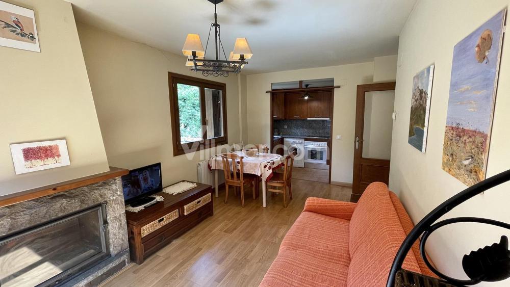 L11 Bajo con Jardín- Res. Abetal Apartment  Benasque
