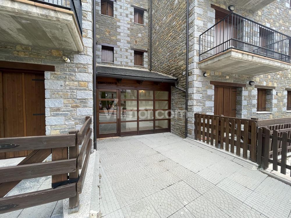 L11 Bajo con Jardín- Res. Abetal Apartment  Benasque