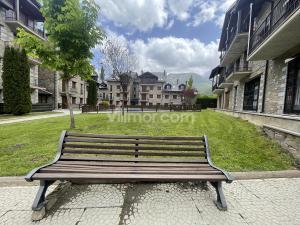L11 Bajo con Jardín- Res. Abetal Apartment  Benasque