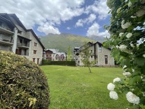 L11 Bajo con Jardín- Res. Abetal Apartment  Benasque