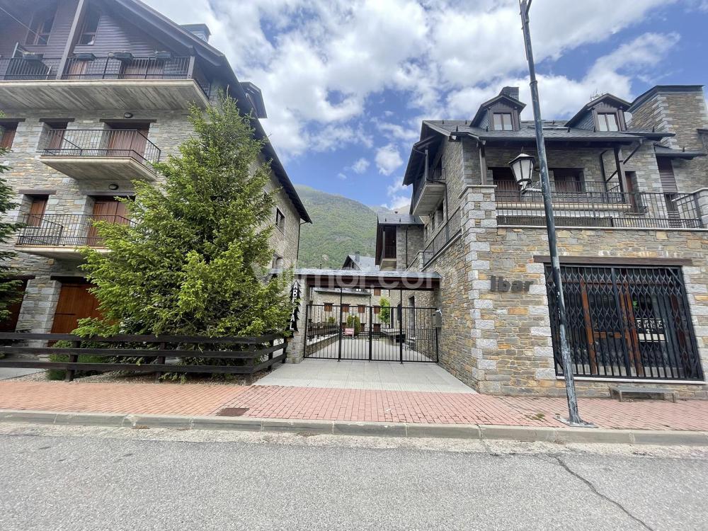 L11 Bajo con Jardín- Res. Abetal Apartment  Benasque