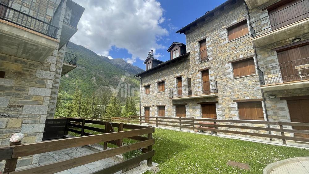 L11 Bajo con Jardín- Res. Abetal Apartment  Benasque