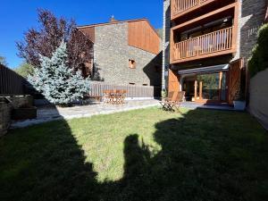 B49. Bajo con Jardín ´´Peguera´´ Apartment  Benasque