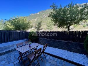 B49. Bajo con Jardín ´´Peguera´´ Apartment  Benasque