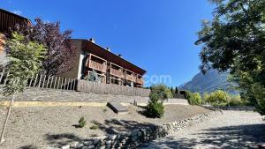 B49. Bajo con Jardín Peguera Apartment  Benasque