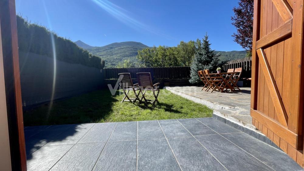 B49. Bajo con Jardín Peguera Apartment  Benasque