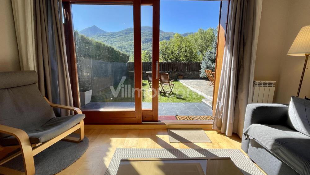 B49. Bajo con Jardín Peguera Apartment  Benasque