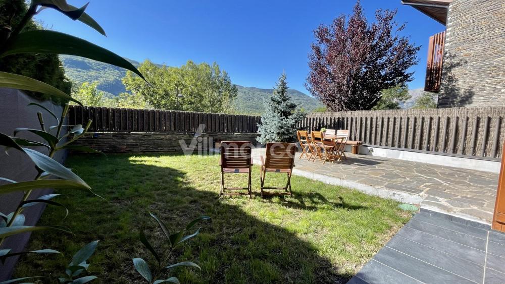 B49. Bajo con Jardín Peguera Apartment  Benasque