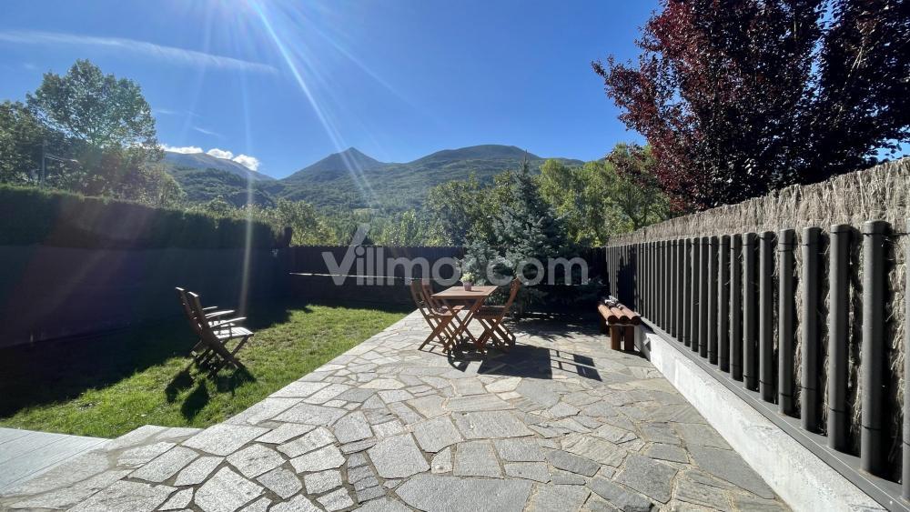 B49. Bajo con Jardín Peguera Apartment  Benasque