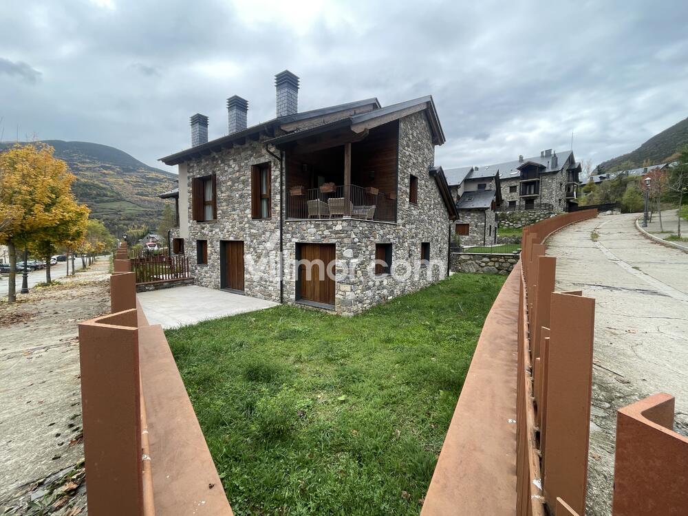 B57 Residencia Ixeia Apartment  Benasque