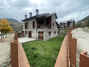 B57 Residencia Ixeia Apartment  Benasque