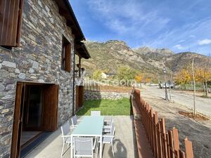B57 Residencial Ixeia Apartment  Benasque