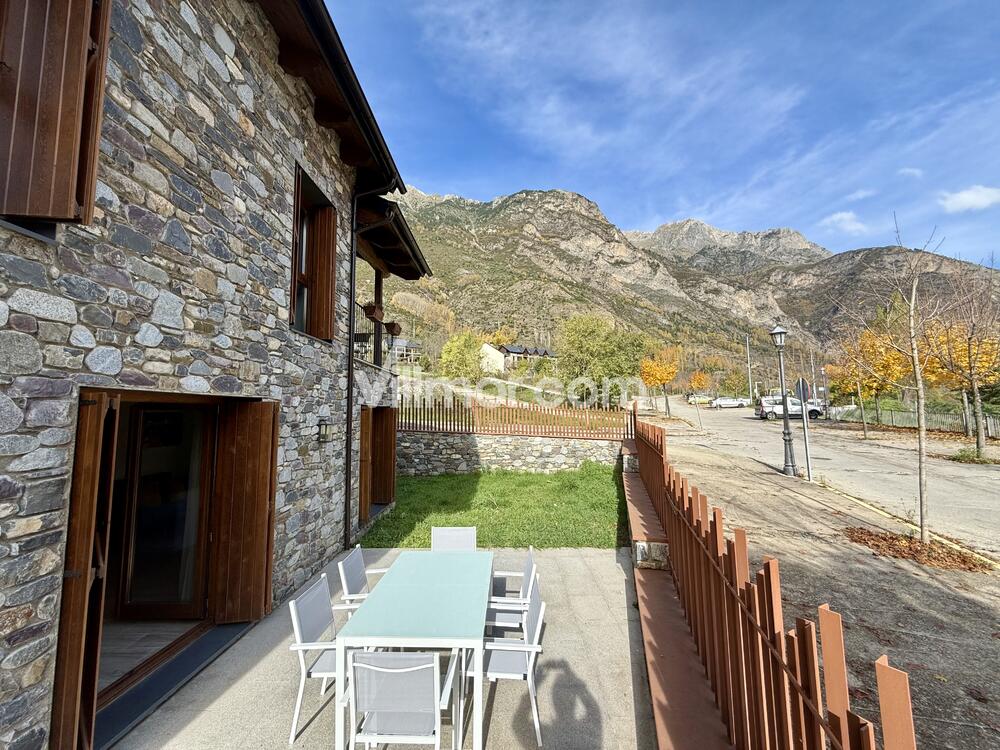 B57 Residencial Ixeia Apartment  Benasque